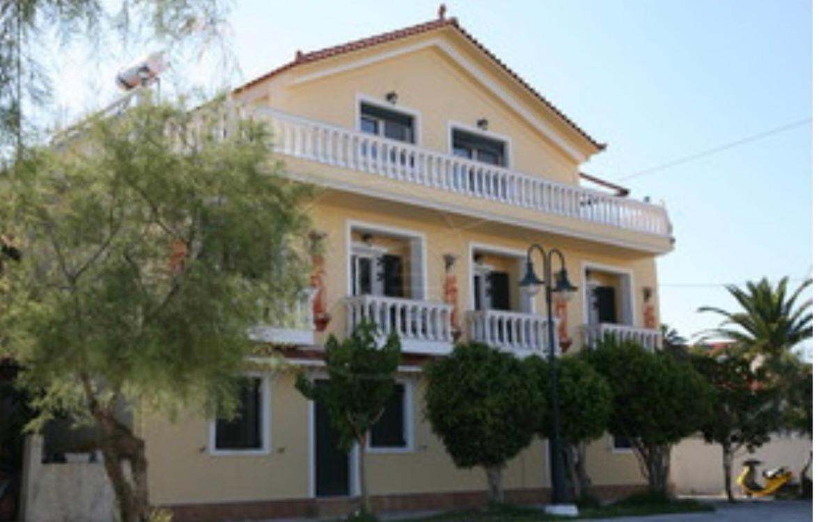 κaryatis * Lixouri